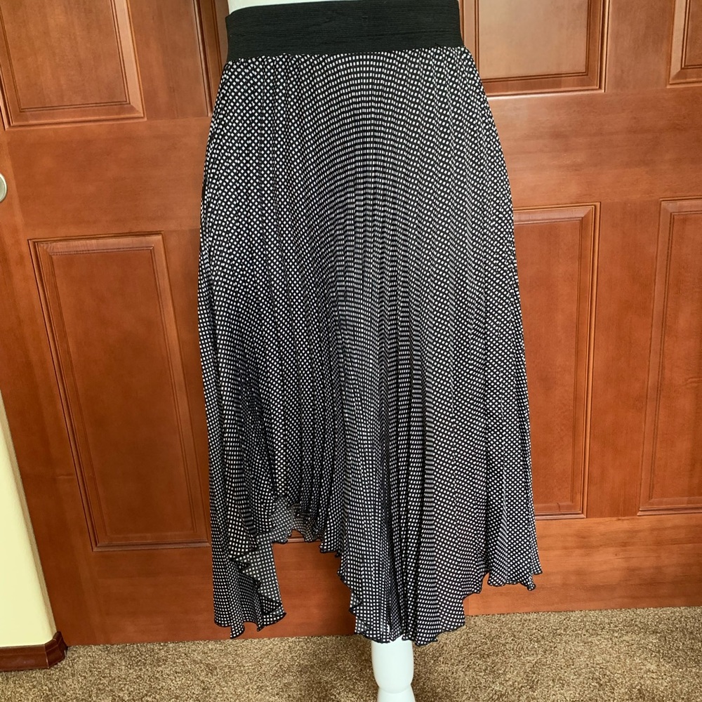 SOLD! Like New Asymmetric Pleated Skirt - M